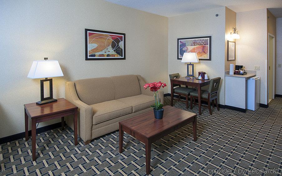 Holiday Inn Express Hotel & Suites Youngstown North-Warren/Niles By Ihg Oda fotoğraf