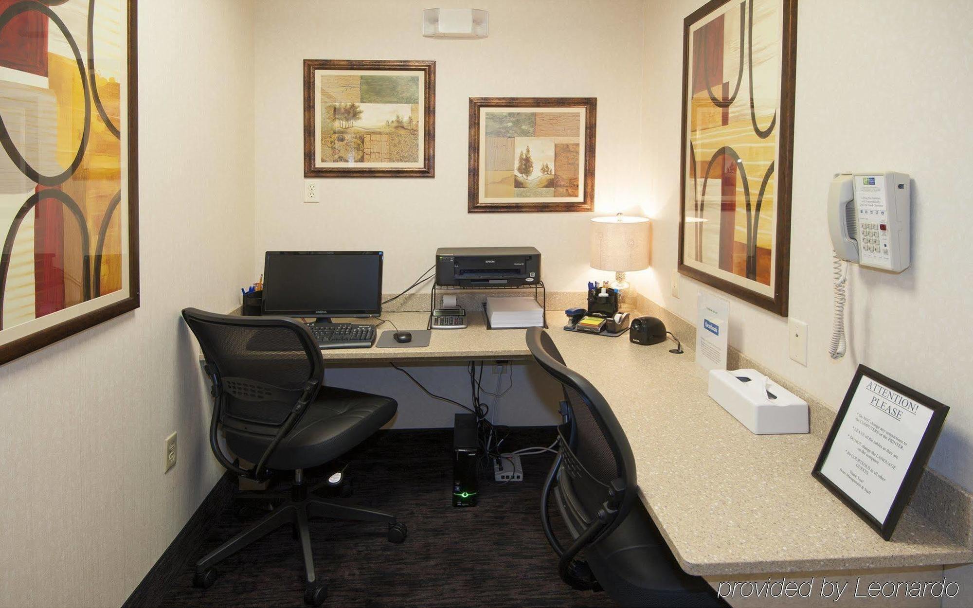 Holiday Inn Express Hotel & Suites Youngstown North-Warren/Niles By Ihg Konforlar fotoğraf