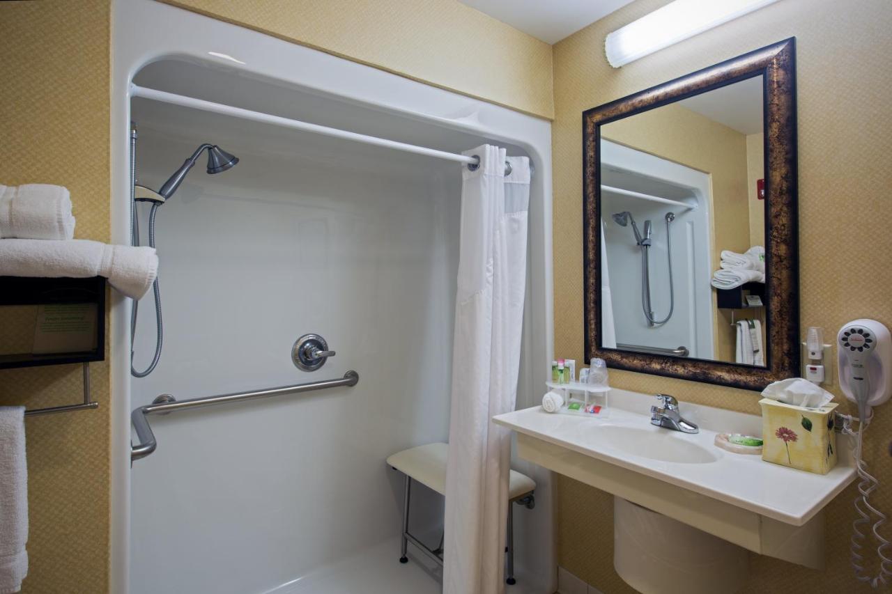 Holiday Inn Express Hotel & Suites Youngstown North-Warren/Niles By Ihg Dış mekan fotoğraf