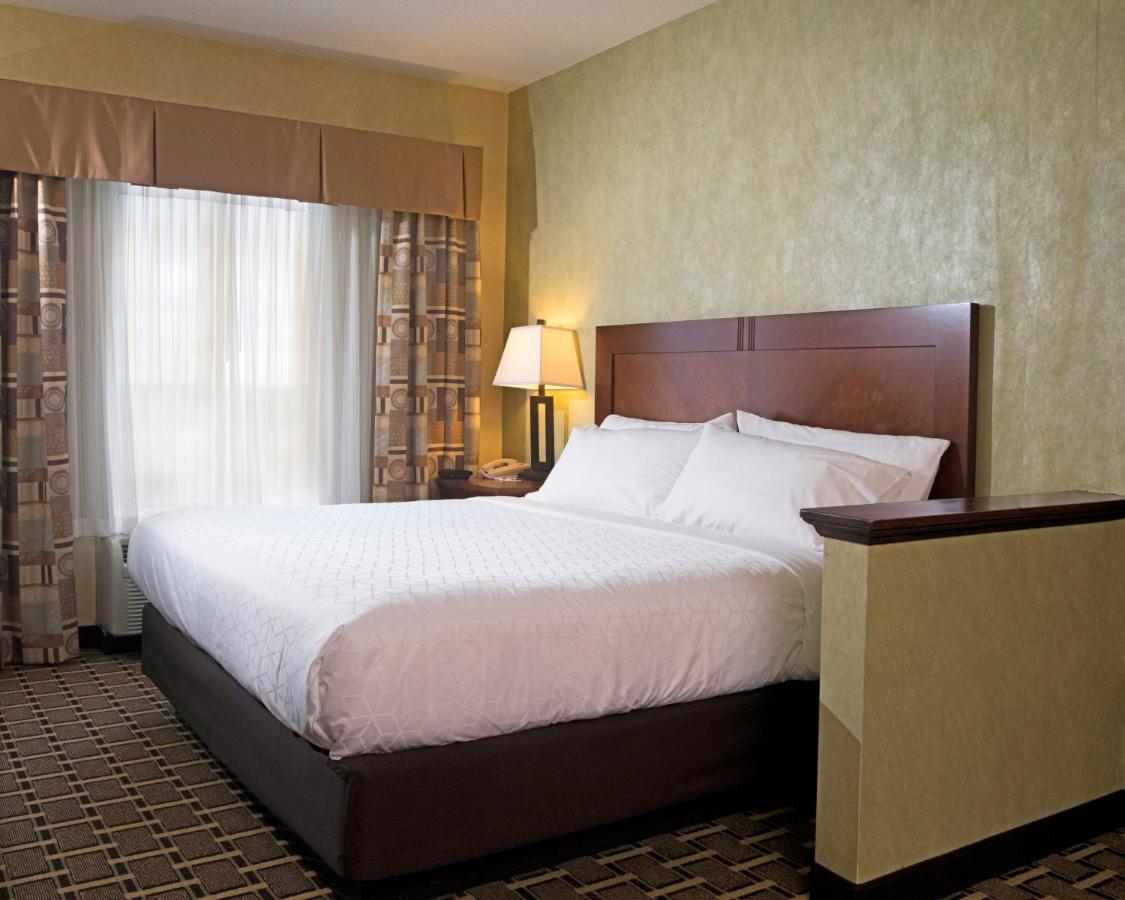 Holiday Inn Express Hotel & Suites Youngstown North-Warren/Niles By Ihg Dış mekan fotoğraf