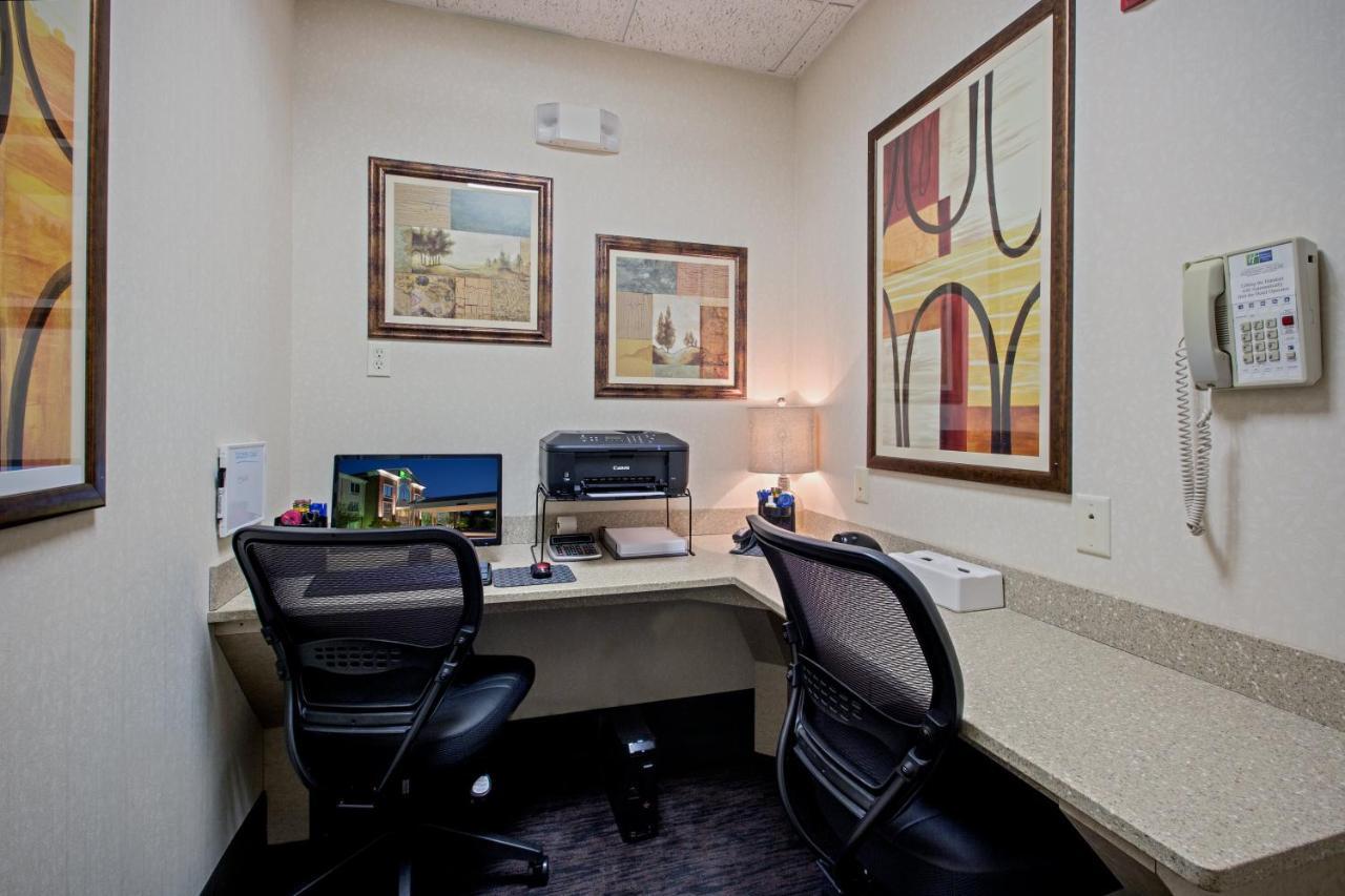 Holiday Inn Express Hotel & Suites Youngstown North-Warren/Niles By Ihg Dış mekan fotoğraf