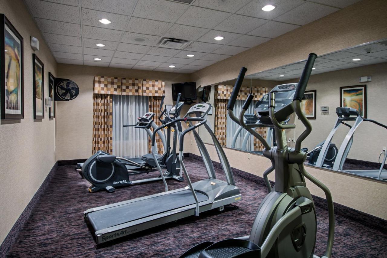 Holiday Inn Express Hotel & Suites Youngstown North-Warren/Niles By Ihg Dış mekan fotoğraf