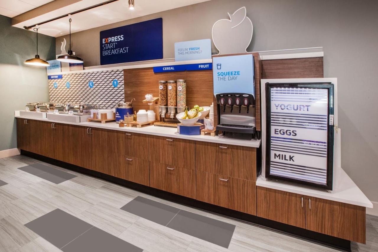 Holiday Inn Express Hotel & Suites Youngstown North-Warren/Niles By Ihg Dış mekan fotoğraf